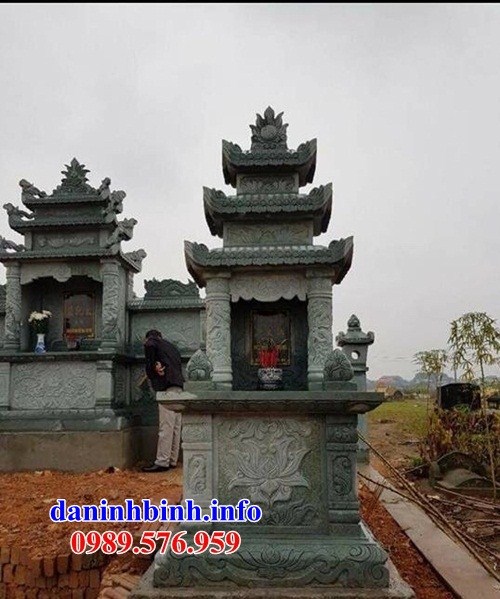 Mẫu mộ ba mái để hài cốt bằng đá xanh rêu tự nhiên tại Ninh Thuận