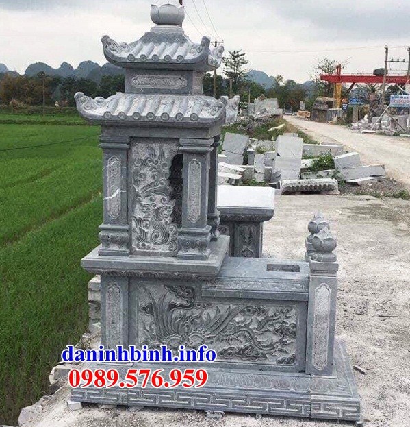 Mẫu mộ có mái che bằng đá điêu khắc long phụng tại Kiên Giang