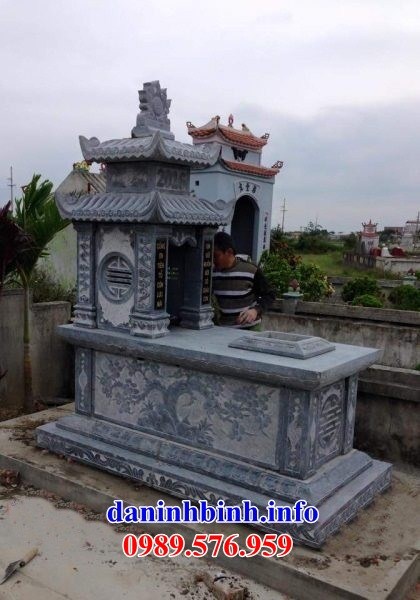Mẫu mộ hai mái bằng đá chạm khắc hoa văn tinh xảo đẹp bán tại Hà Nội