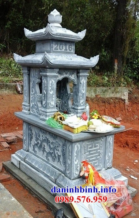 Mẫu mộ hai mái bằng đá khối tự nhiên tại Vĩnh Long