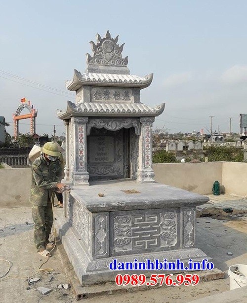 Mẫu mộ hai mái bằng đá tự nhiên kích thước chuẩn phong thủy đẹp tại Thái Nguyên