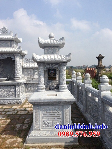 Mẫu mộ hai mái bằng đá tự nhiên nguyên khối đẹp bán tại Hà Nội