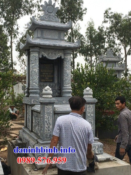 Mẫu mộ hai mái bằng đá tự nhiên nguyên khối đẹp tại Thái Nguyên