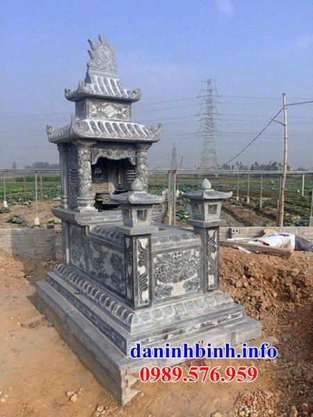 Mẫu mộ hai mái bằng đá xanh Thanh Hóa tại Long An