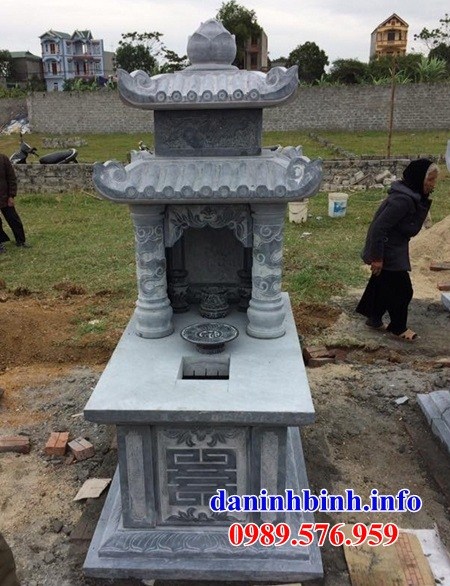 Mẫu mộ hai mái bằng đá xanh thiết kế đơn giản tại Hải Phòng