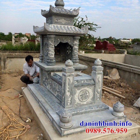 Mẫu mộ hai mái cất tro cốt bằng đá xanh Thanh Hóa tại Cao Bằng