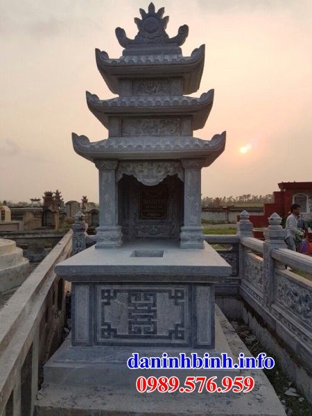 Mẫu mộ đá tự nhiên ba mái tại Bình Thuận