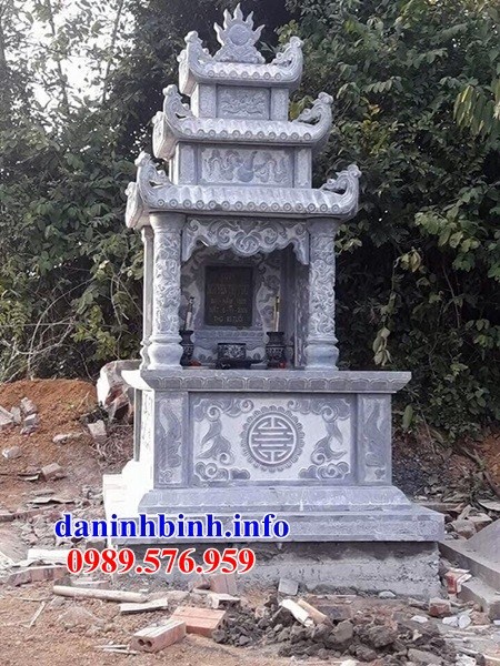 Mẫu mộ đơn ba mái bằng đá xanh Thanh Hóa đẹp tại Đắk Lắk