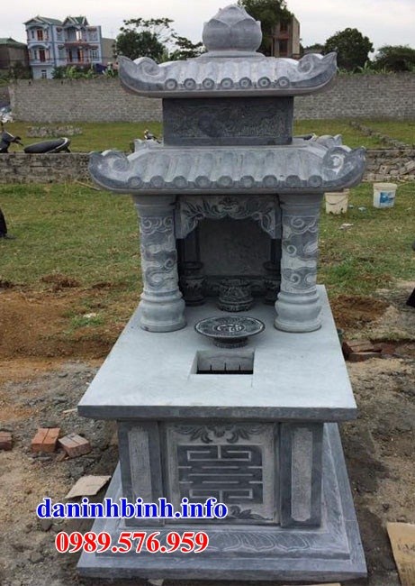 Mẫu mộ đơn hai mái bằng đá thiết kế đơn giản tại An Giang