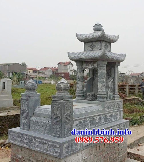 Xây lắp mộ hai mái bằng đá xanh nguyên khối đẹp tại Hòa Bình
