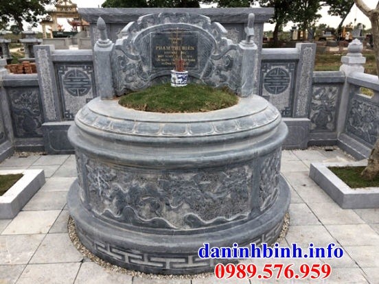 Hình ảnh mộ hình tròn khu nghĩa trang gia đình dòng họ bằng đá khối tự nhiên bán tại Hậu Giang
