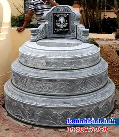 Hình ảnh mộ hình tròn tam cấp bằng đá mỹ nghệ Ninh Bình bán tại Hậu Giang