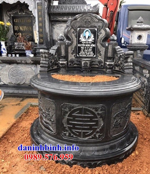 Hình ảnh mộ tròn bằng đá xanh đen cao cấp bán tại Hưng Yên
