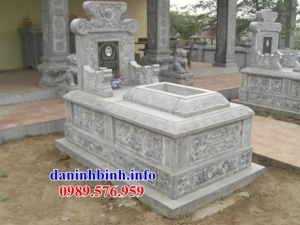 Hình ảnh mộ đơn giản hậu bành bằng đá cất để tro hài cốt hỏa táng bán tại Ninh Bình