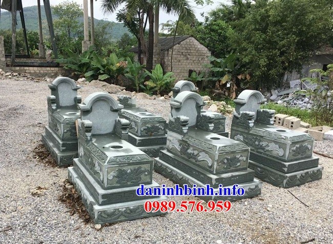 Hình ảnh mộ đơn giản tam sơn bằng đá xanh rêu bán tại Ninh Bình