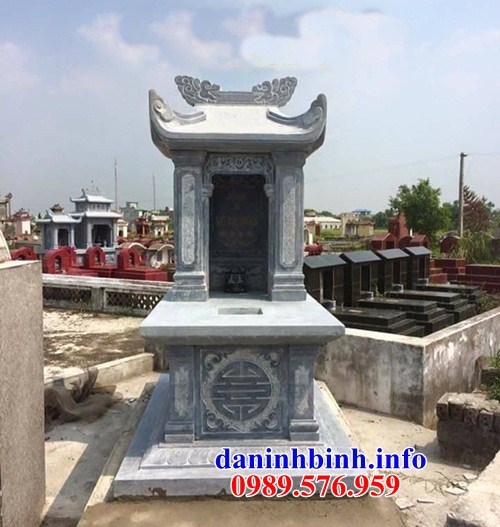 Lăng mộ hai mái để hài cốt bằng đá thiết kế đơn giản tại Sài Gòn