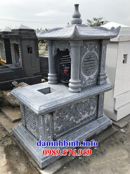 Mẫu mộ hai mái cất tro cốt bằng đá chạm khắc hoa văn tinh xảo tại Bình Phước