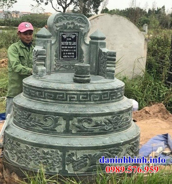 Mẫu mộ hình tròn khu nghĩa trang gia đình dòng họ bằng đá xanh rêu bán tại Ninh Bình