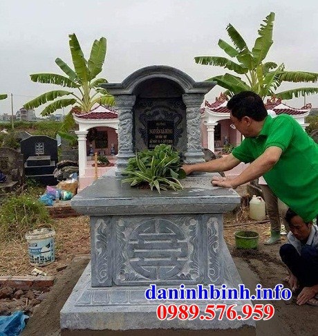 Mẫu mộ một mái để hài cốt bằng đá tự nhiên nguyên khối tại Ninh Bình