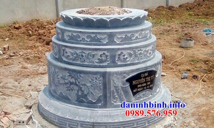 Mẫu mộ tròn xây sẵn khu nghĩa trang gia đình dòng họ bằng đá nguyên khối tại Tiền Giang