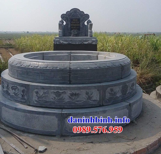 Mẫu mộ tròn để hài cốt hỏa táng bằng đá chạm khắc hoa văn tinh xảo tại Đồng Nai