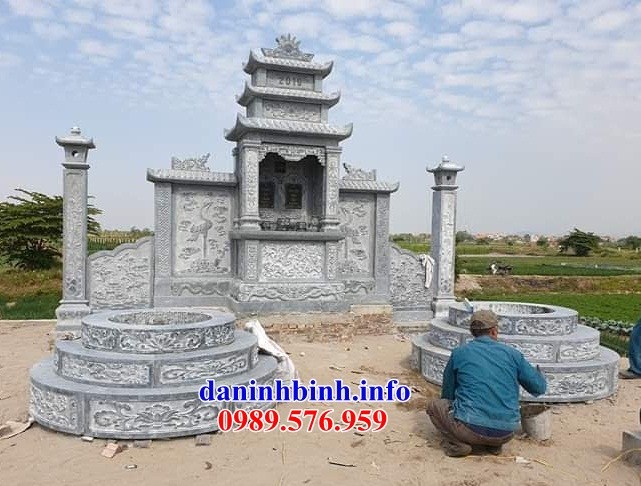 Mẫu mộ tròn để hài cốt hỏa táng khu nghĩa trang gia đình dòng họ bằng đá xanh nguyên khối tại Đồng Nai