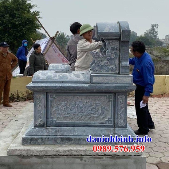 Mộ một mái bằng đá tự nhiên chạm khắc hoa văn tinh xảo bán tại Bình Thuận