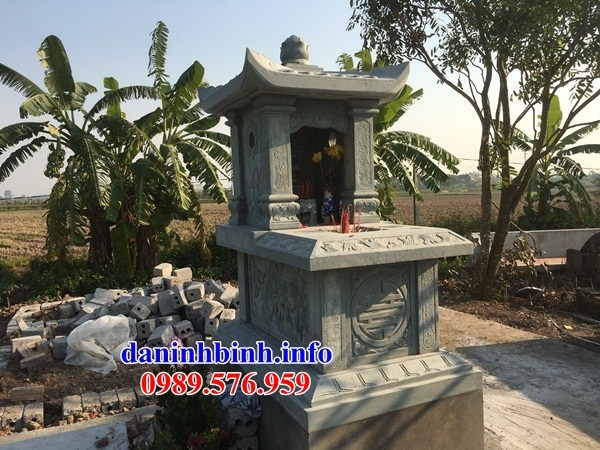 Xây lắp mộ một mái bằng đá xanh rêu bán tại Quảng Nam