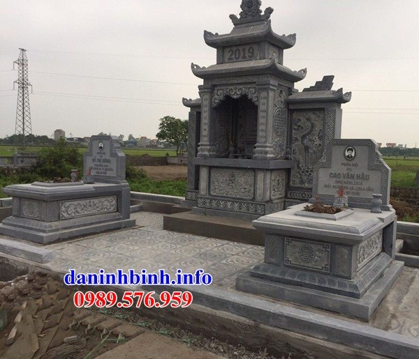 mộ tam cấp không mái thiết kế đẹp bằng đá kích thước chuẩn phong thủy bán tại Hòa Bình
