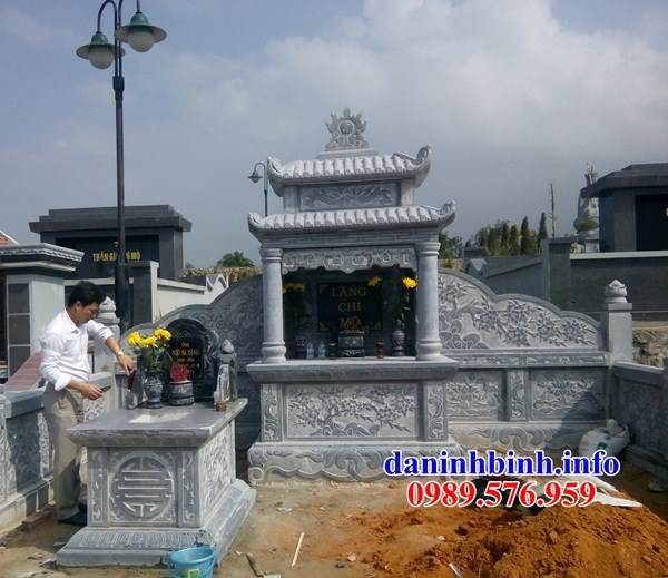 mộ đơn giản hậu bành thiết kế đẹp bằng đá cất để tro hài cốt hỏa táng bán tại Đồng Nai